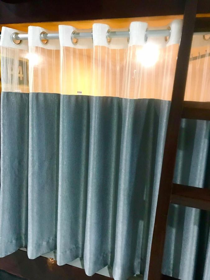 Bu Sepuh Guesthouse Sangkanurip Eksteriør billede